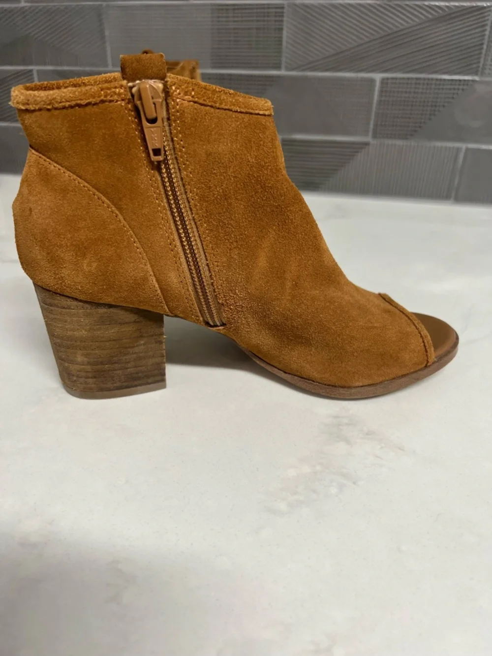 Aldo Cognac Suede Peep-Toe Block Heel Ankle Booties size 6 - Picture 5 of 12